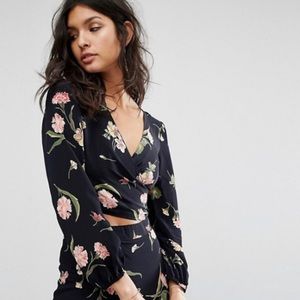 Flynn Skye That’s A Wrap Long Sleeved Crop SZ M